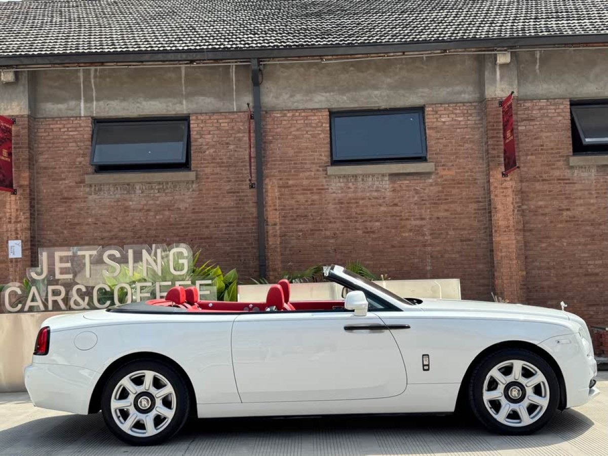 勞斯萊斯 曜影  2015款 6.6T 標(biāo)準(zhǔn)型圖片