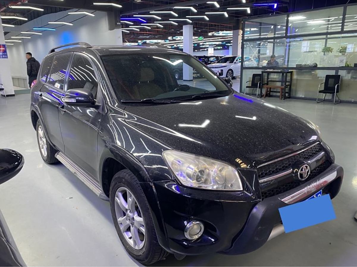 豐田 RAV4  2016款 榮放 2.0L CVT四驅(qū)新銳版圖片