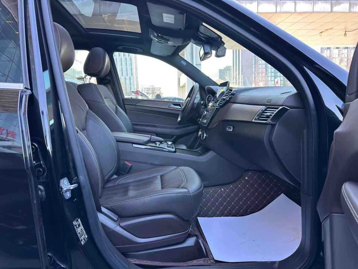 奔驰 奔驰GLE  2019款 GLE 320 4MATIC 动感型臻藏版图片