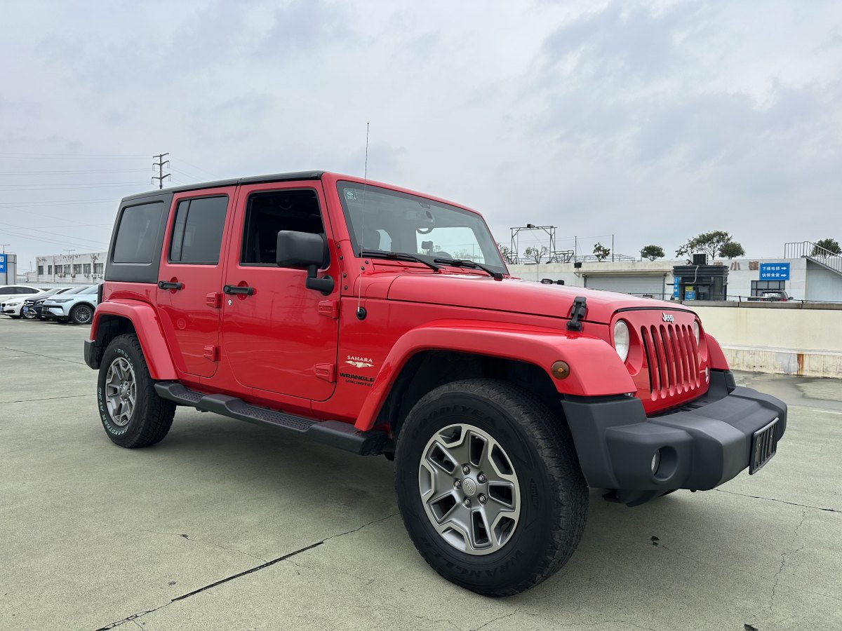 2016年2月Jeep 牧馬人  2015款 3.0L Sahara 四門(mén)舒享版