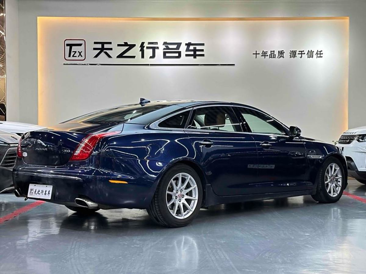 捷豹 XJ  2015款 XJL 3.0 SC 兩驅(qū)全景商務(wù)版圖片