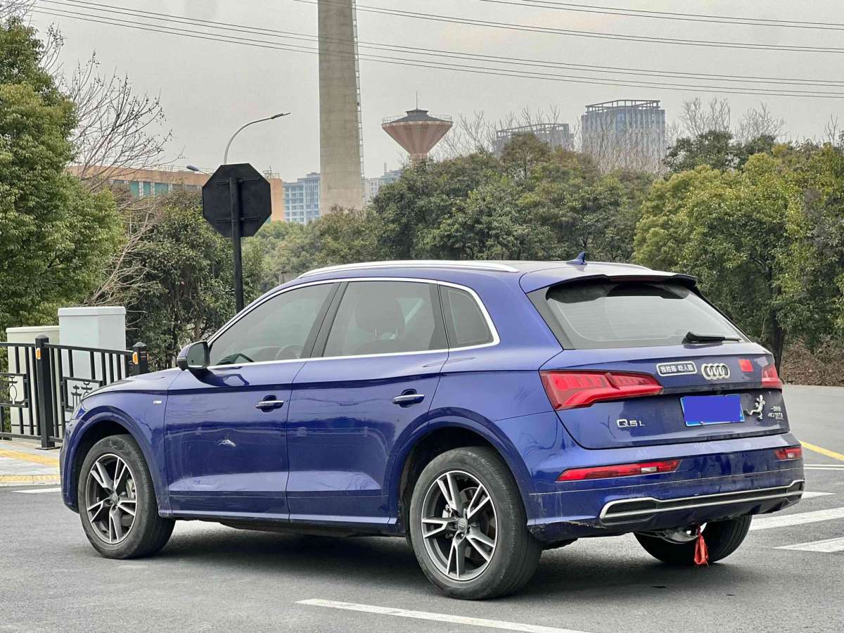 奧迪 奧迪Q5L  2020款 40 TFSI 榮享時(shí)尚型圖片