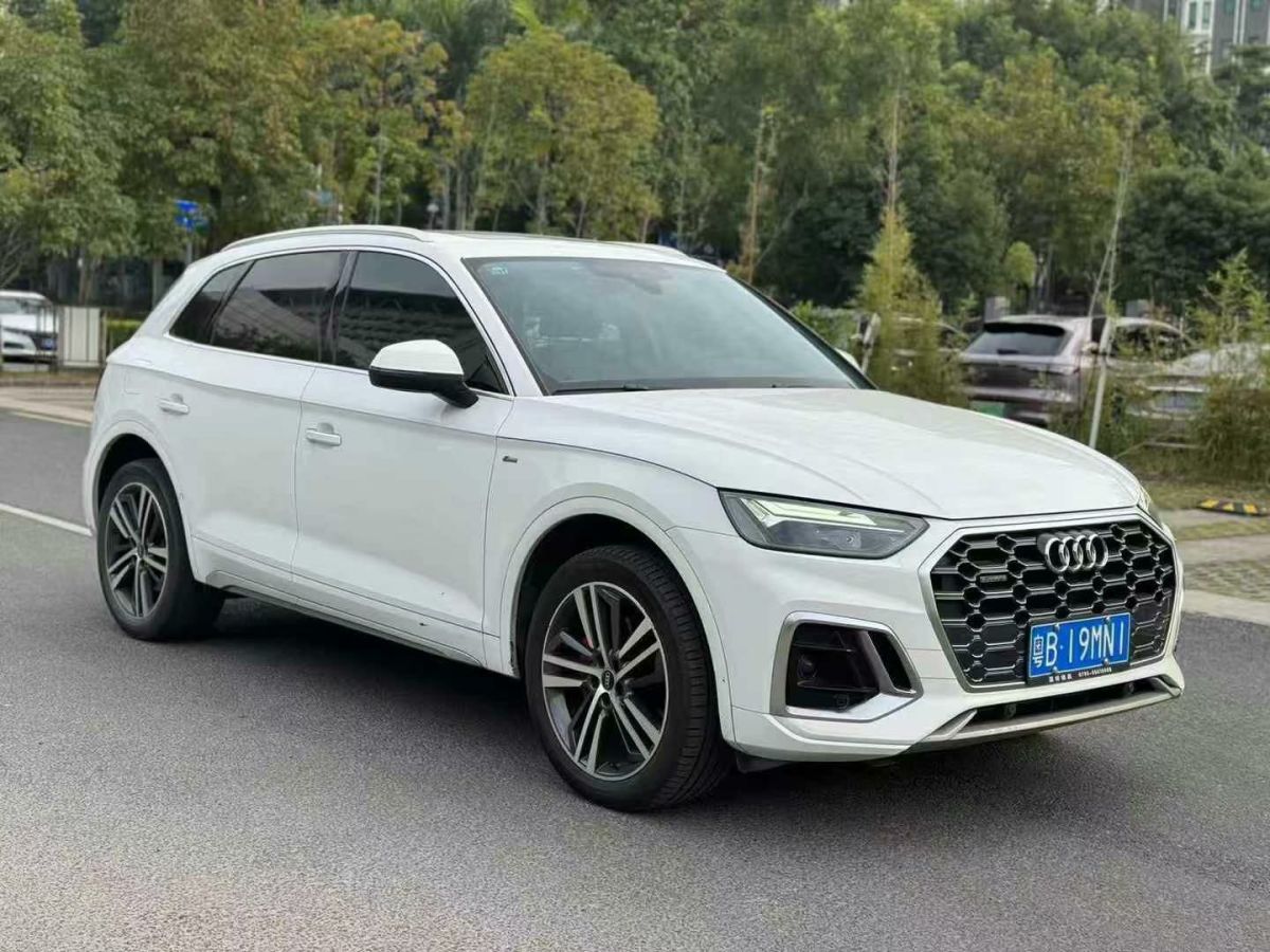 奧迪 奧迪Q5 e-tron  2022款 40 e-tron 星耀型 機(jī)甲套裝圖片