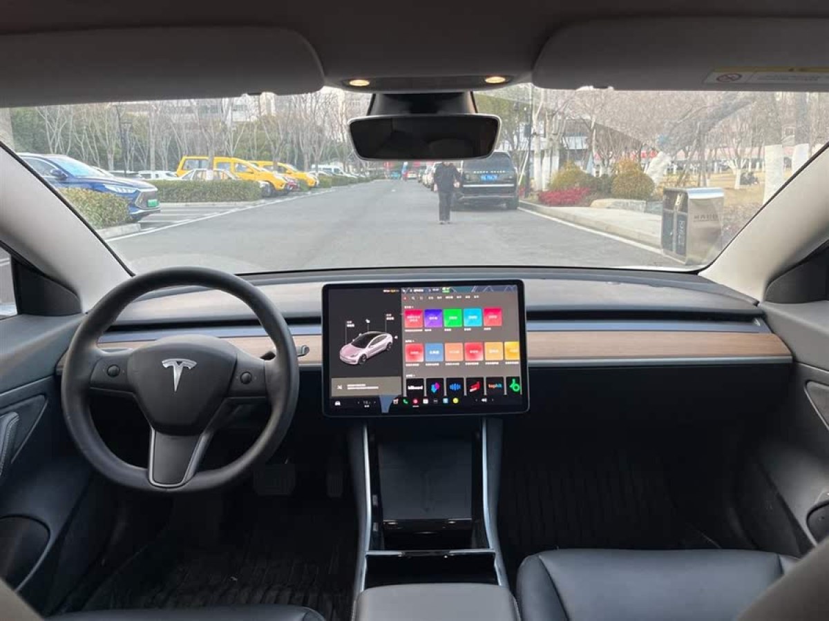 特斯拉 Model 3  2020款 改款 標準續(xù)航后驅(qū)升級版圖片