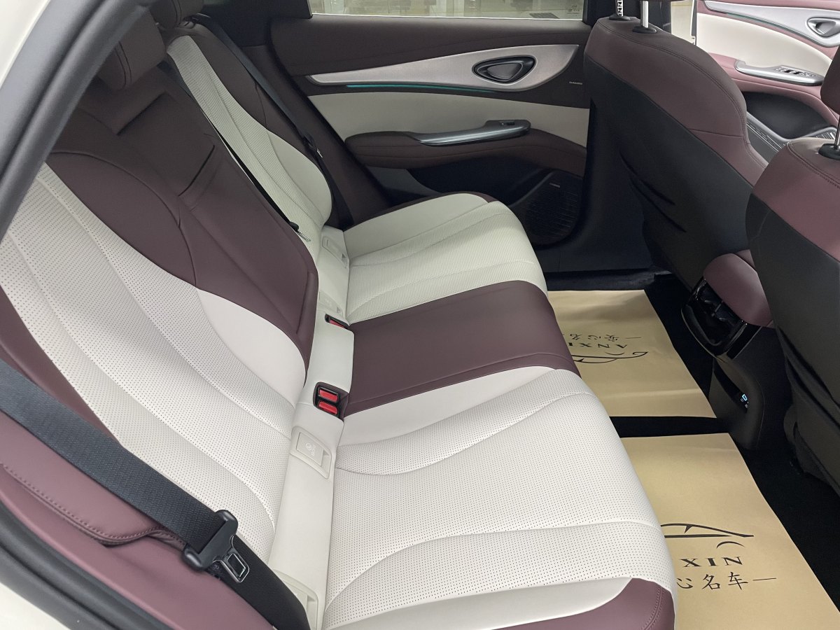 2024年9月比亞迪 海豹07 DM-i  2025款 DM-i 1.5L 125km 尊貴型