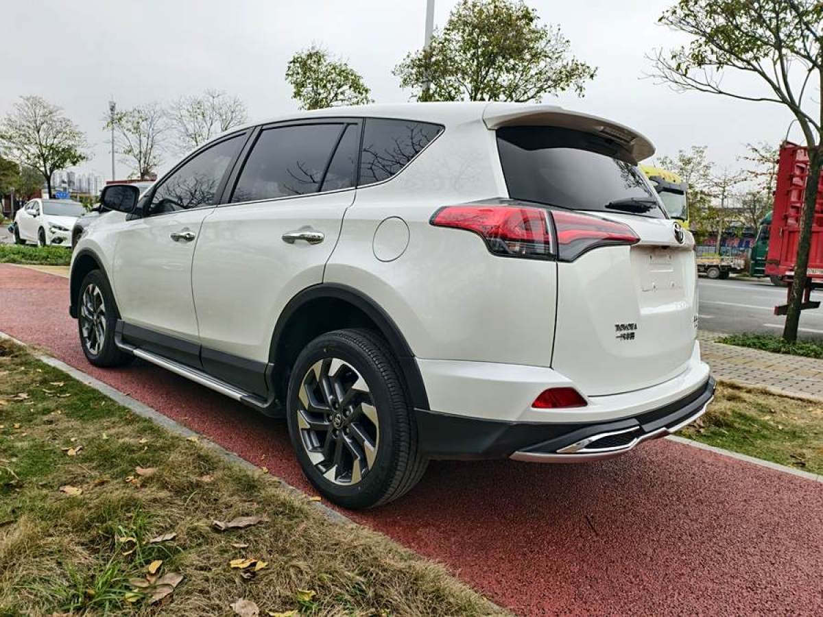 2018年9月豐田 RAV4榮放  2018款 2.5L 自動四驅(qū)精英i版