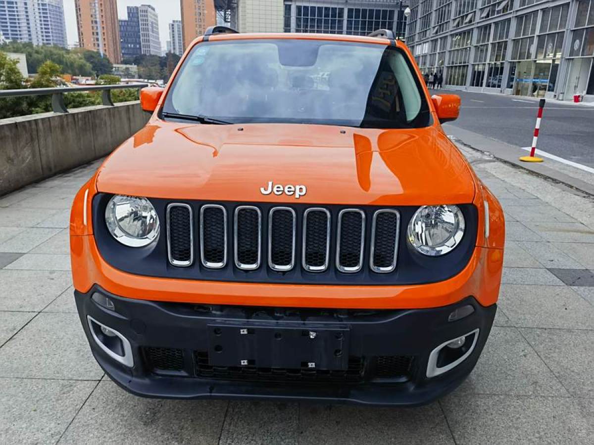 Jeep 自由俠  2018款 互聯(lián)大屏版 180T 自動(dòng)勁能版圖片