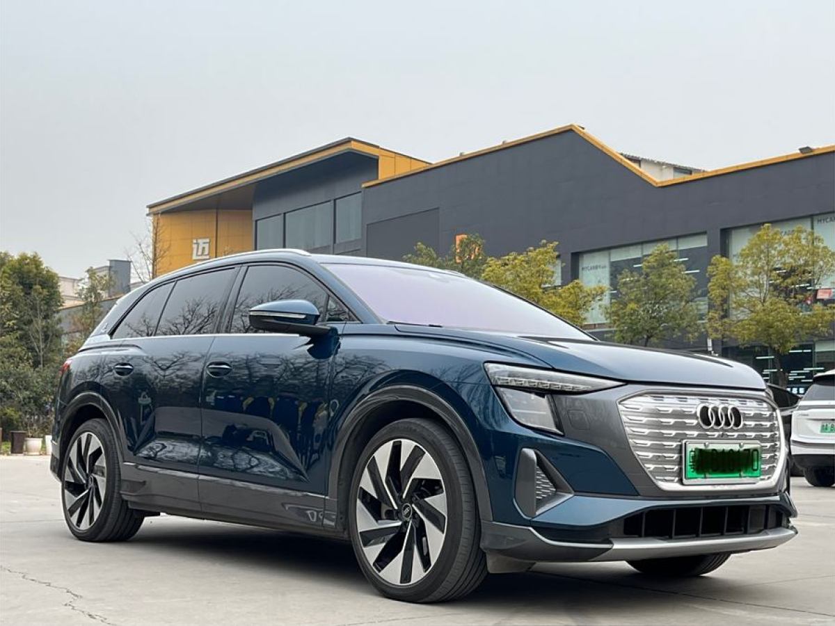 奧迪 奧迪Q5 e-tron  2022款 50 e-tron quattro 榮耀型 機(jī)甲套裝 逐日版圖片