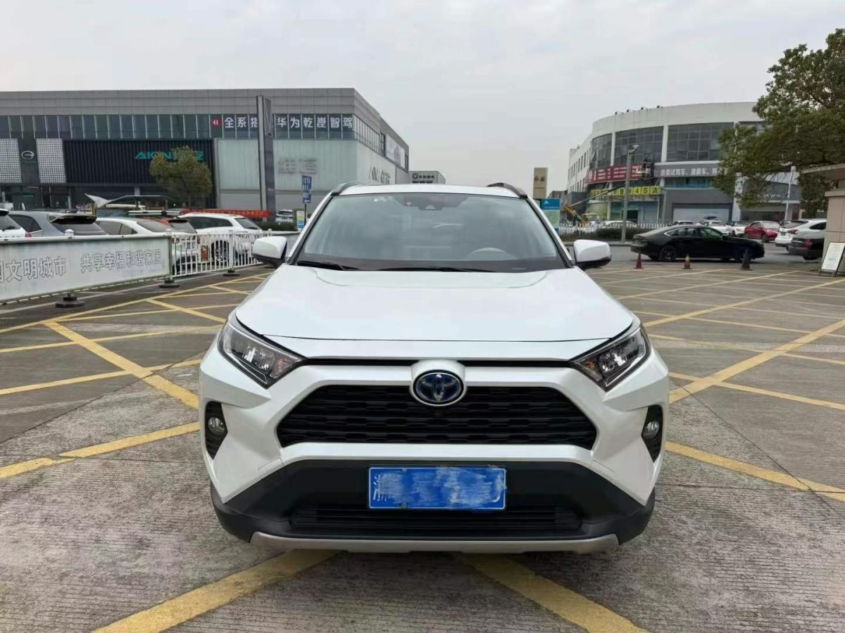 豐田 RAV4榮放  2022款 2.0L CVT四驅(qū)尊貴版圖片