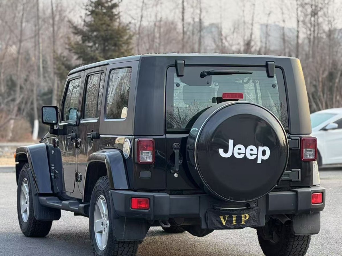 Jeep 牧馬人  2008款 3.8L Sahara 四門(mén)版圖片