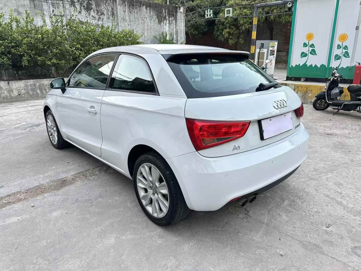 奧迪 奧迪A1  2014款 A1 1.4TFSI 30TFSI 技術(shù)型圖片