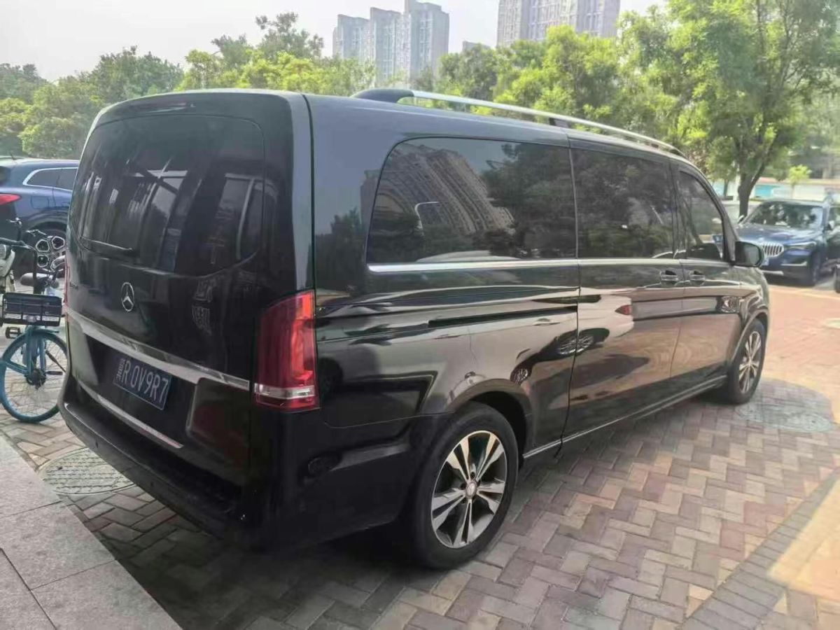 奔馳 V級(jí)  2016款 V 260 L 尊貴加長版圖片