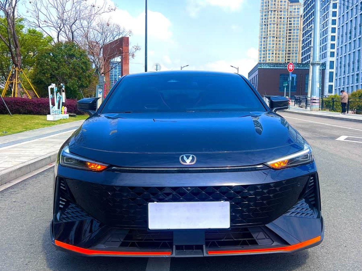 長安 長安UNI-V  2024款 1.5T 尊貴運動型圖片