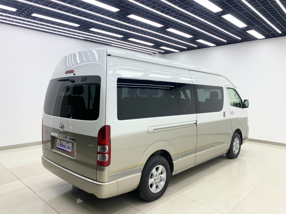 豐田 HIACE  2011款 2.7L自動標(biāo)準(zhǔn)版13座圖片