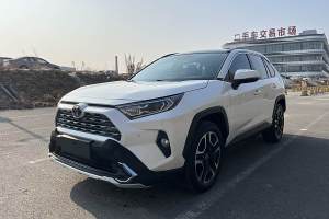 RAV4荣放 丰田 2.0L CVT两驱尊贵版