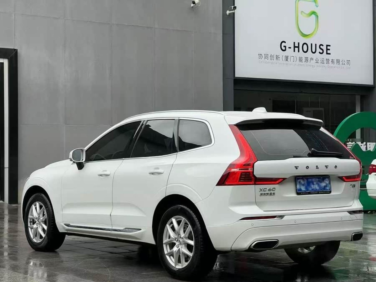 沃爾沃 XC60  2021款 T5 四驅(qū)智遠豪華版圖片