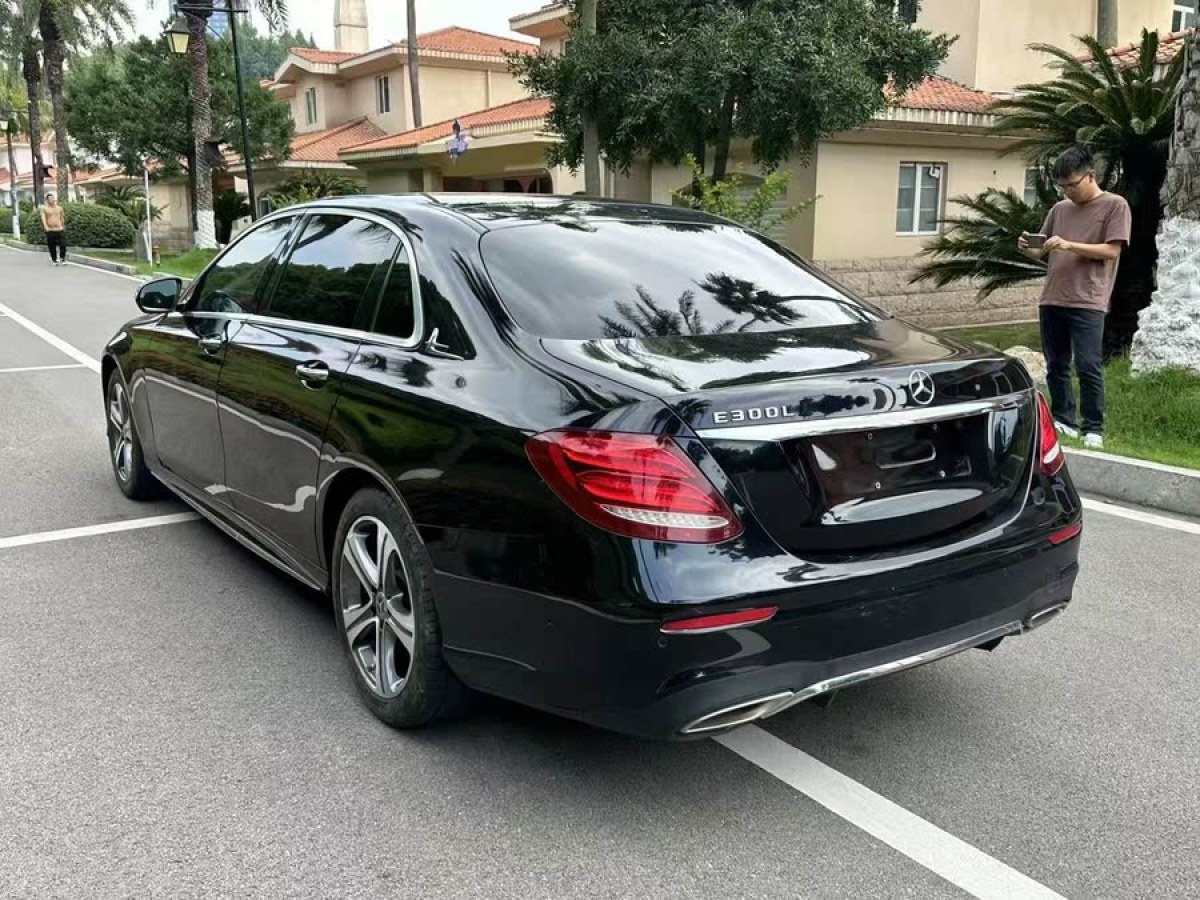 奔馳 奔馳E級(jí)  2022款 改款 E 260 L圖片