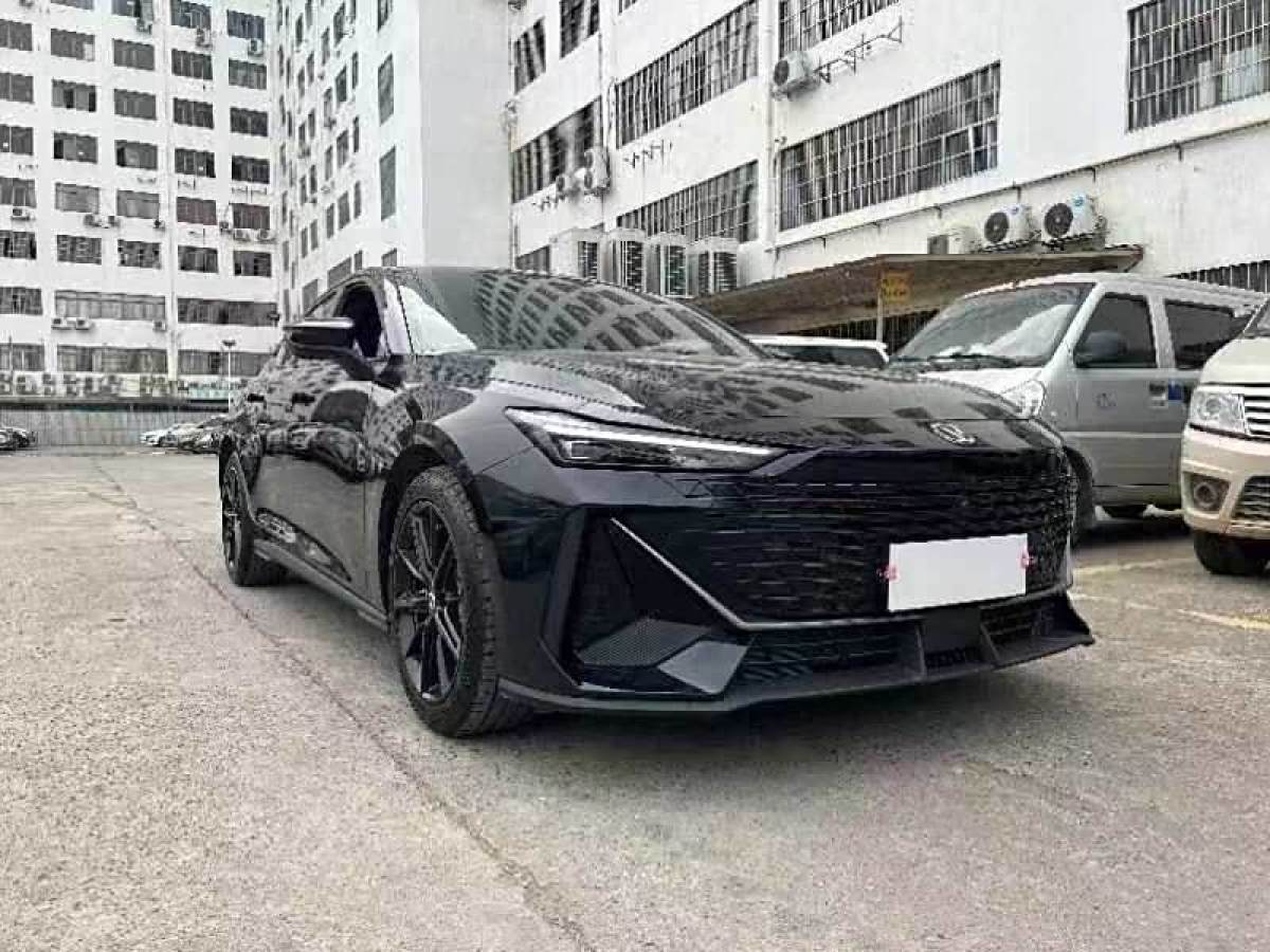 2022年5月長(zhǎng)安 長(zhǎng)安UNI-V  2022款 1.5T 尊貴型