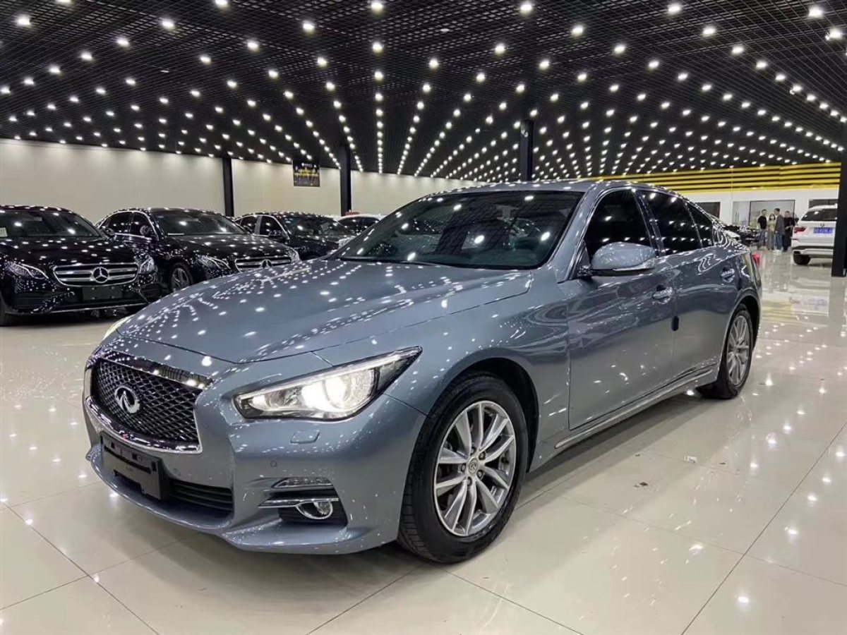 【南京】2015年04月 英菲尼迪 q50l 2015款 2.0t 悅享版 自動檔