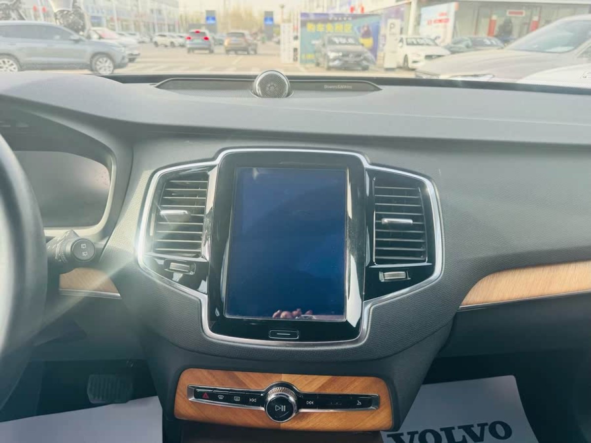沃爾沃 XC90  2022款 B6 智逸豪華版 7座圖片
