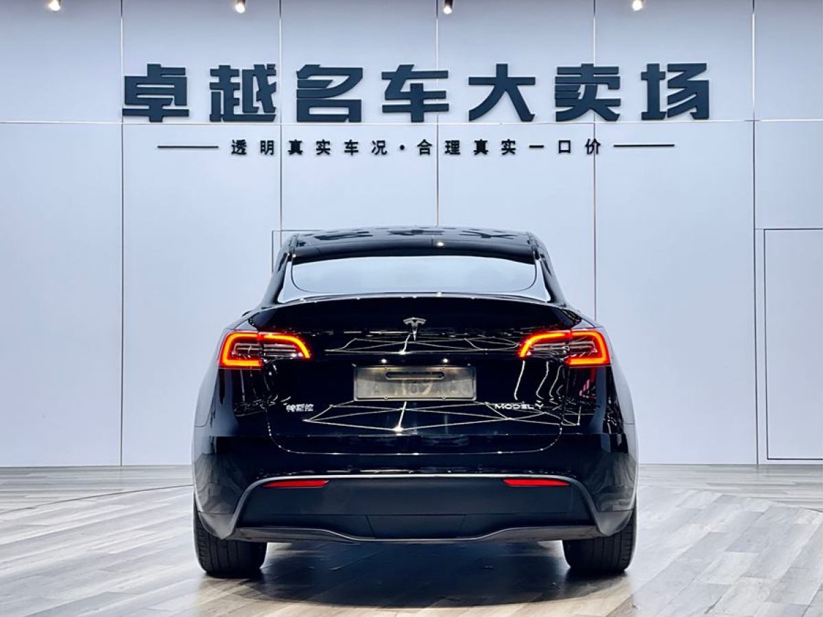 特斯拉 Model 3  2021款 改款 標(biāo)準(zhǔn)續(xù)航后驅(qū)升級版圖片