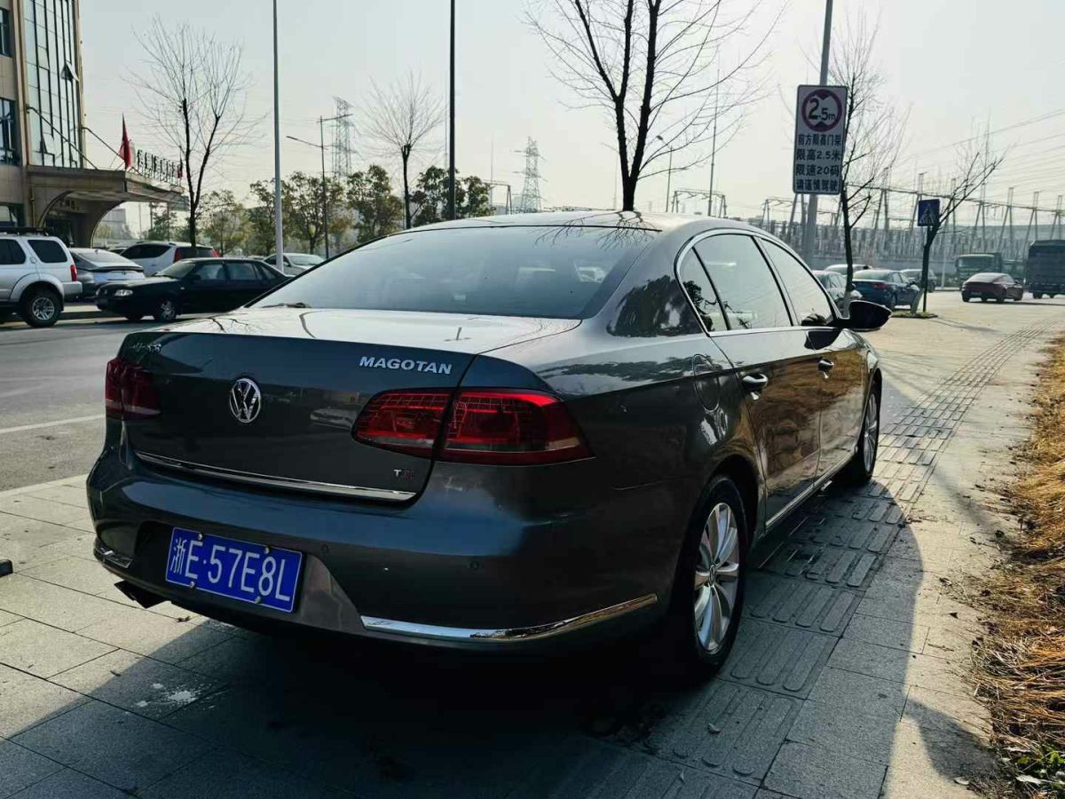 大眾 邁騰  2012款 1.8 TSI 改款領(lǐng)先版圖片