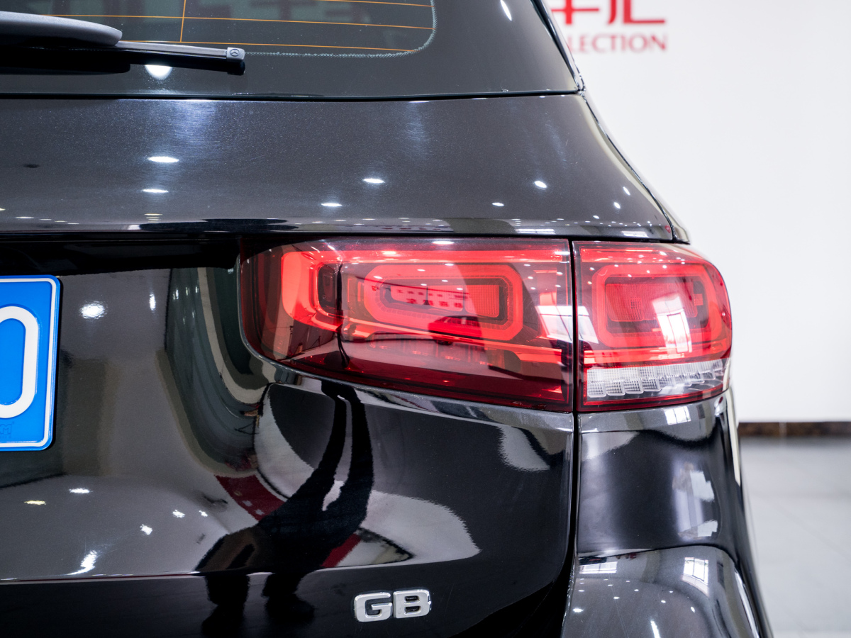 奔驰 奔驰GLB  2021款 GLB 200 动感型图片