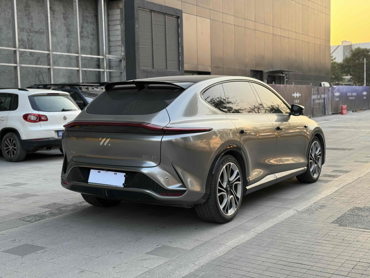 智己 智己LS7  2023款 100kWh Lux后驅(qū)版圖片