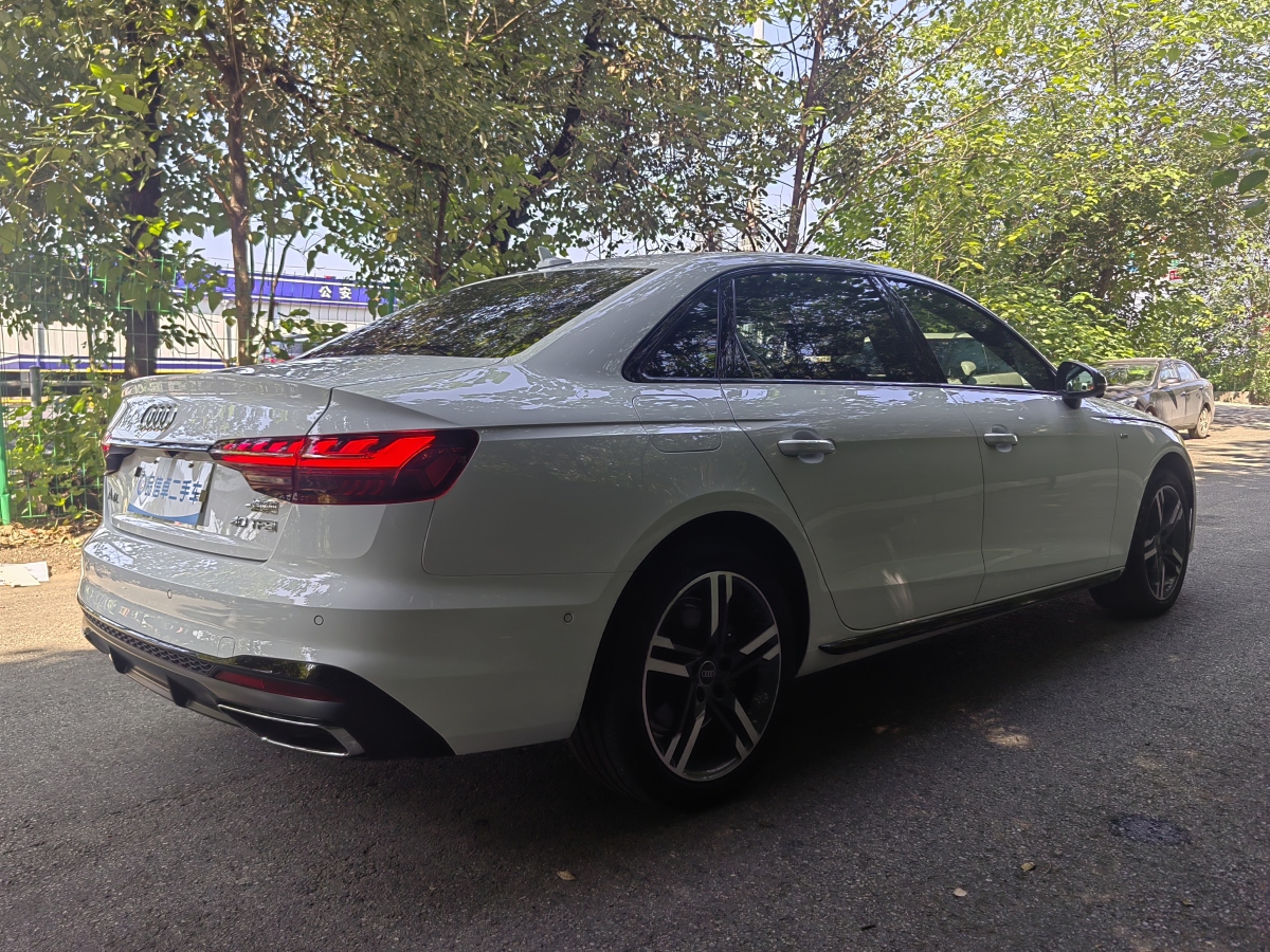 奧迪 奧迪A4L  2022款 40 TFSI 豪華動感型圖片