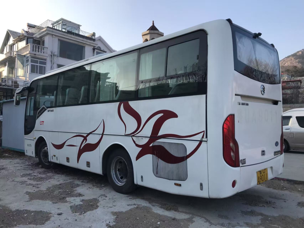 金旅 雪狐6807圖片
