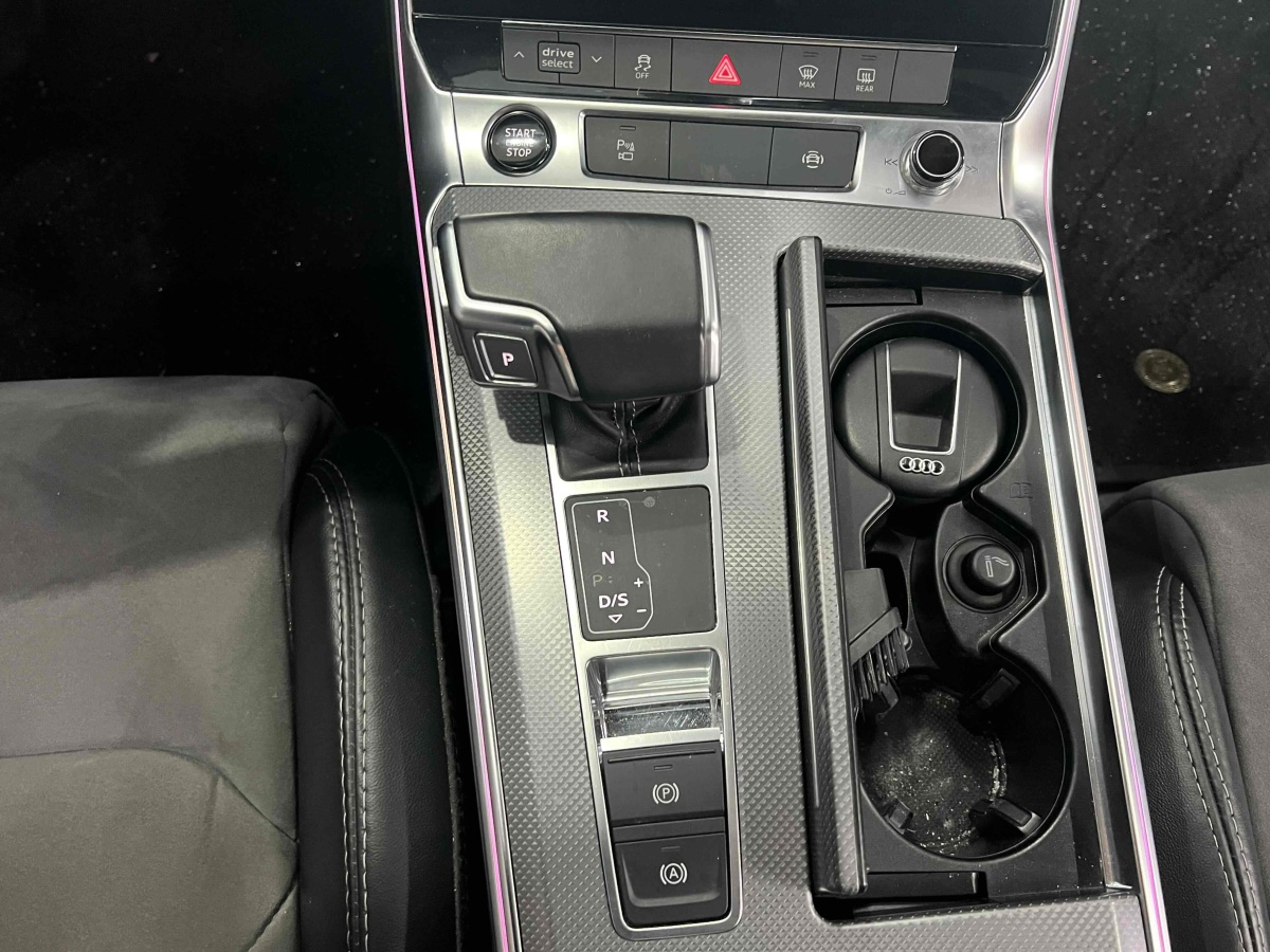 奧迪 奧迪A6L  2022款 45 TFSI 臻選動感型圖片