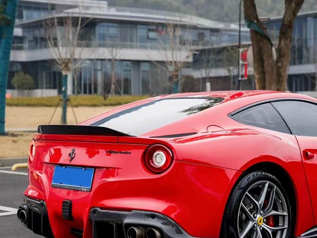 法拉利 F12berlinetta  2013款 6.3L 標(biāo)準(zhǔn)型圖片