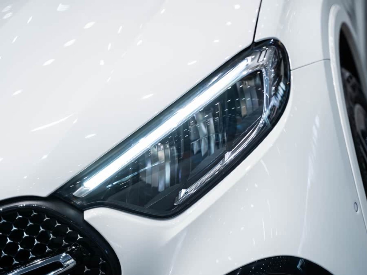 奔馳 奔馳GLC  2024款 GLC 260 4MATIC 轎跑SUV圖片