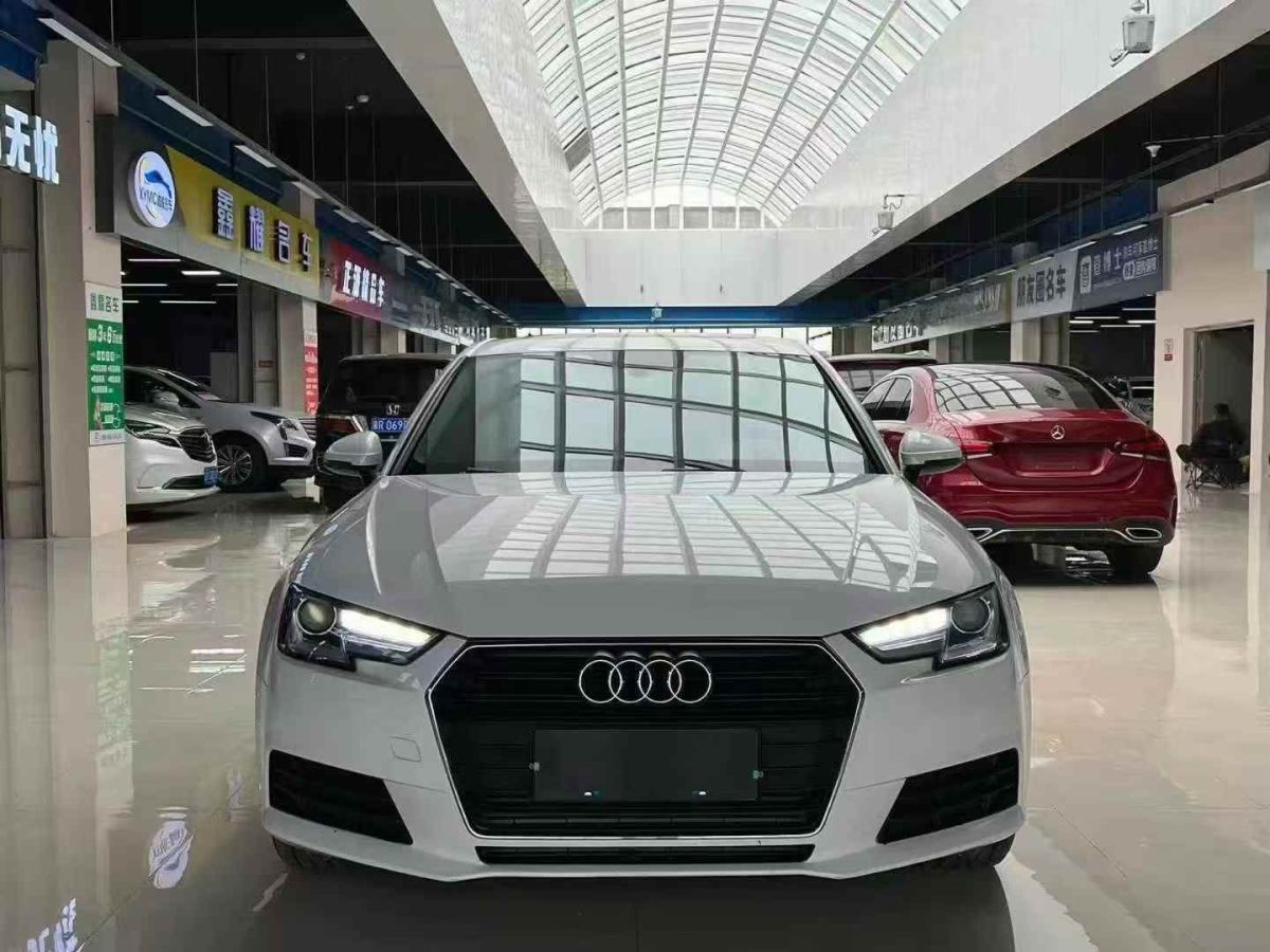 奧迪 奧迪A4L  2017款 A4L 40TFSI 時(shí)尚型圖片