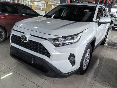 2020年10月 丰田 RAV4荣放 2.0L CVT两驱都市版图片