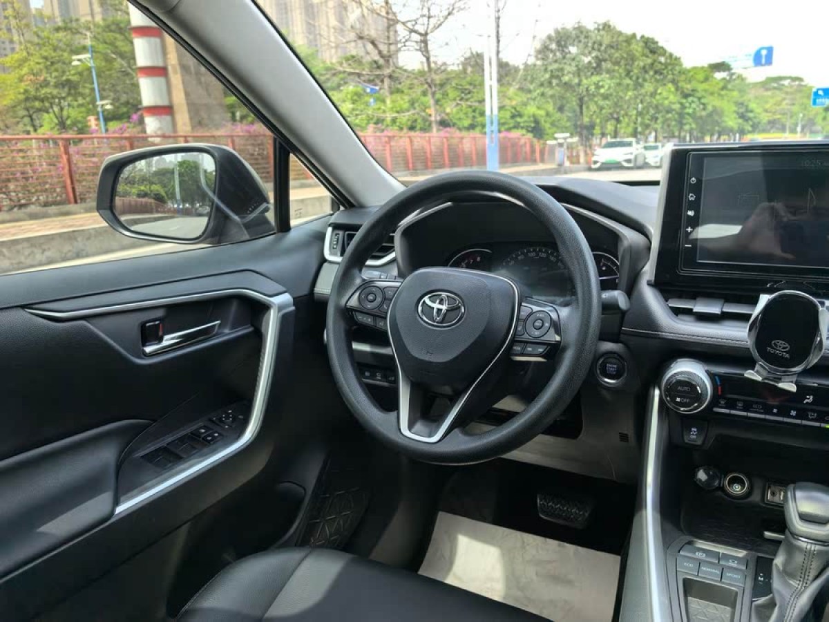 豐田 RAV4榮放  2020款 2.0L CVT兩驅(qū)風(fēng)尚版圖片
