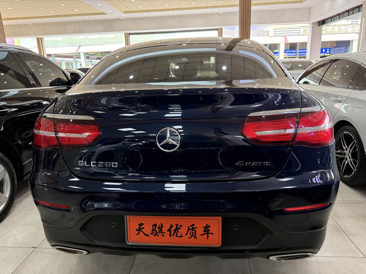 2018年10月奔馳 奔馳GLC  2021款 GLC 260 4MATIC 轎跑SUV