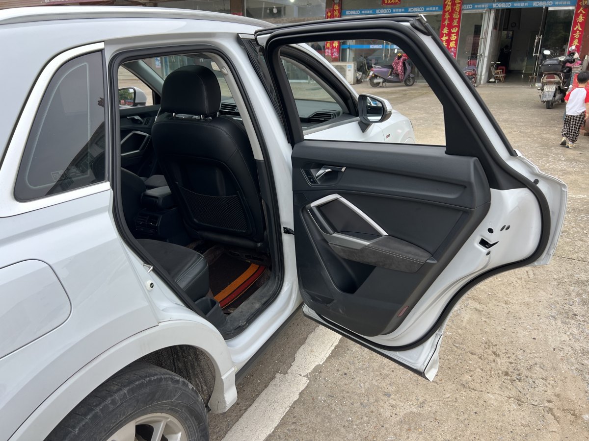 奧迪 奧迪Q3  2024款 35 TFSI 進(jìn)取動感型圖片