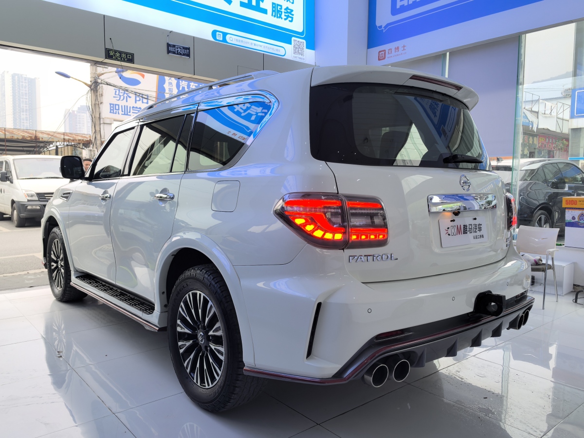 日產(chǎn) 途樂(lè)  2018款 4.0L 鉑金型圖片