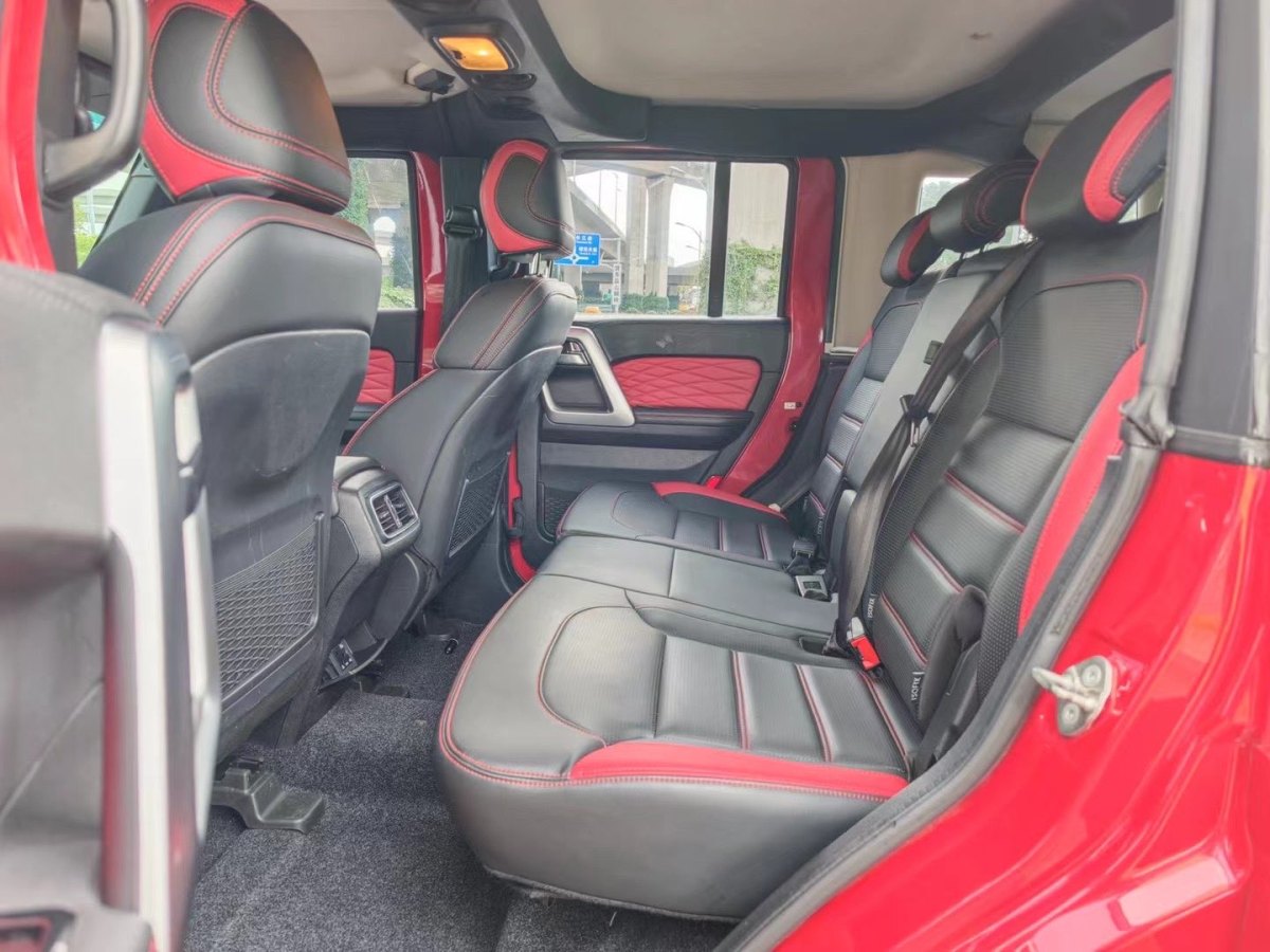 北京 BJ40  2018款 PLUS 2.0T 手動四驅(qū)尊享版圖片