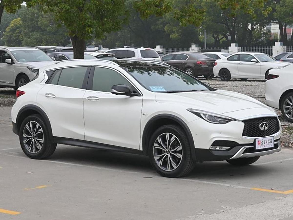 英菲尼迪 QX30  2017款 2.0T 四驅(qū)極限版圖片