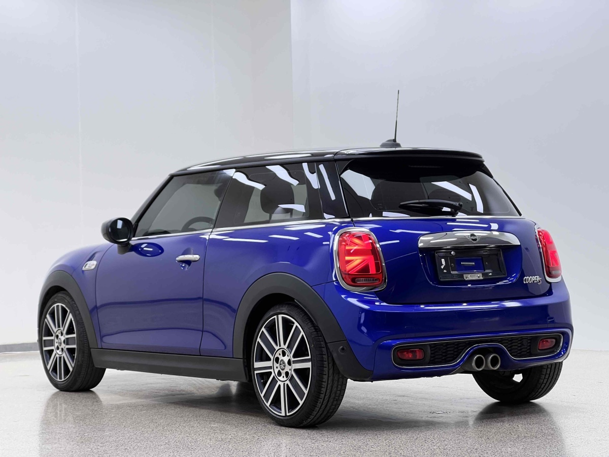 MINI MINI  2020款 2.0T COOPER S 藝術(shù)家圖片