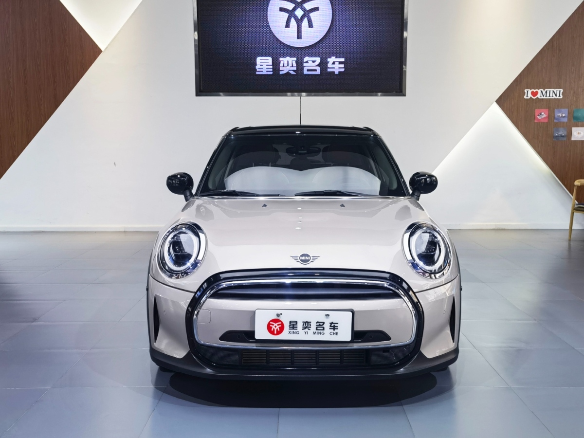 MINI MINI  2022款 改款 1.5T COOPER 艺术家 五门版图片