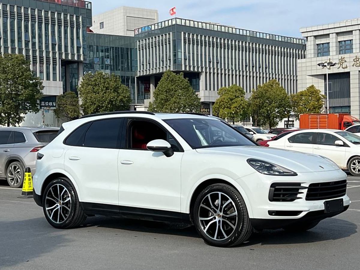 保時(shí)捷 Cayenne  2022款 Cayenne 3.0T 鉑金版圖片