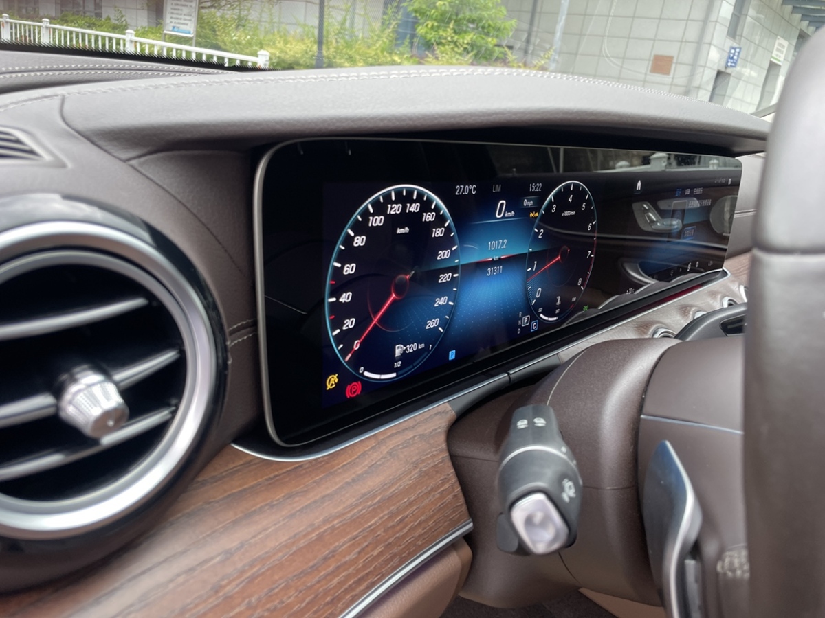 奔馳 奔馳E級(jí)  2023款 E 300 L 豪華型圖片