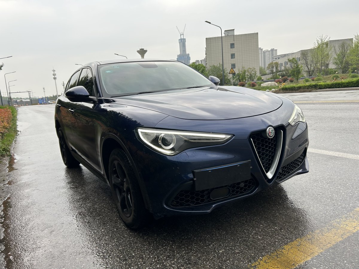 阿尔法·罗密欧 Stelvio  2017款 2.0T 200HP 精英版图片