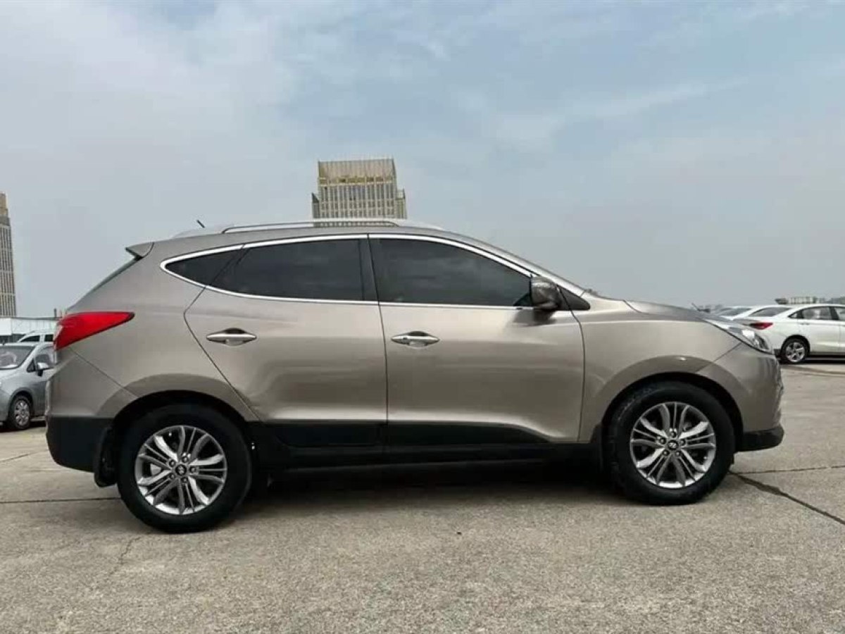 現(xiàn)代 ix35  2013款 2.0L 自動(dòng)兩驅(qū)智能型GLS 國(guó)IV圖片