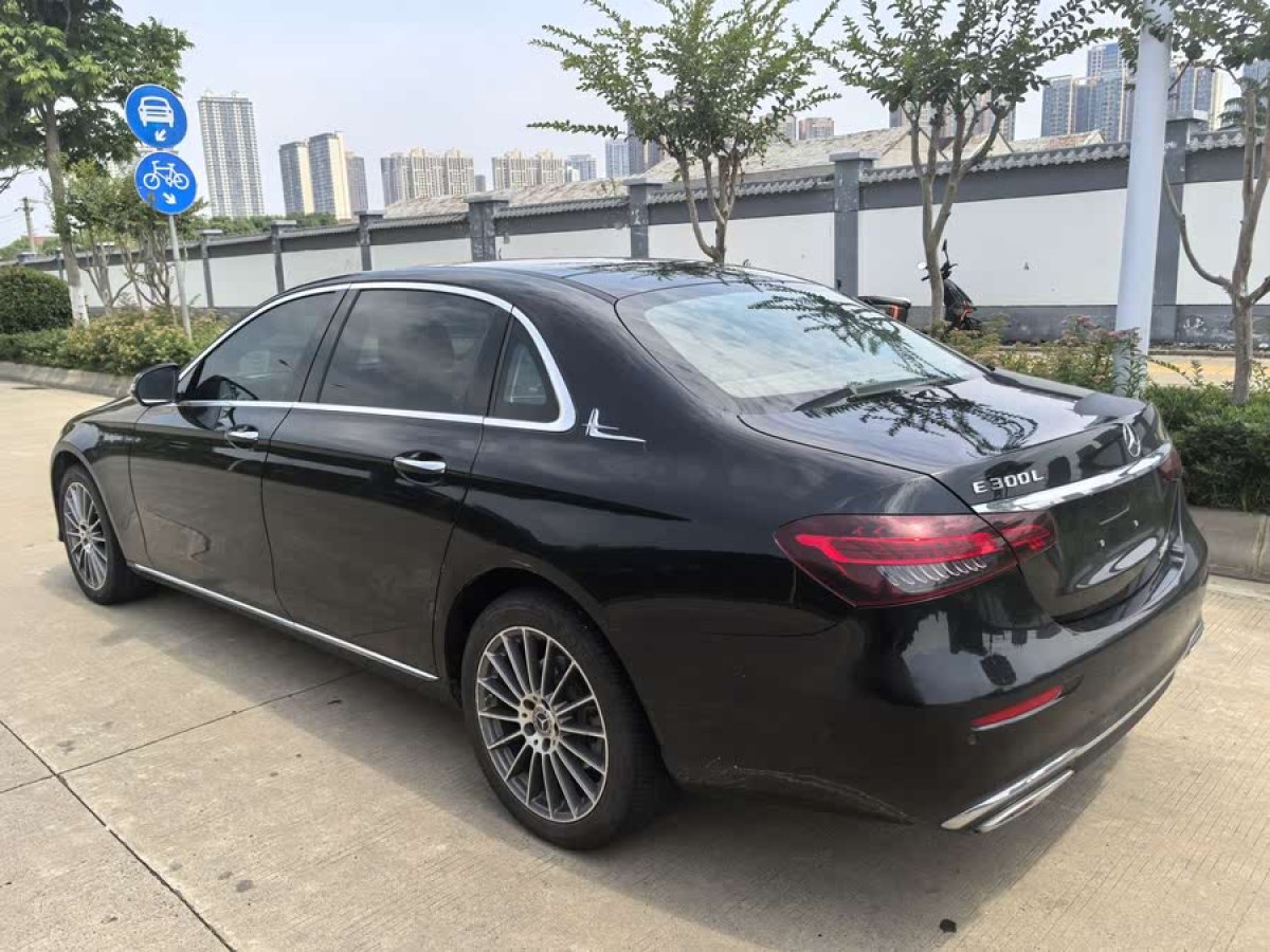奔馳 奔馳E級(jí)  2022款 改款 E 260 L圖片