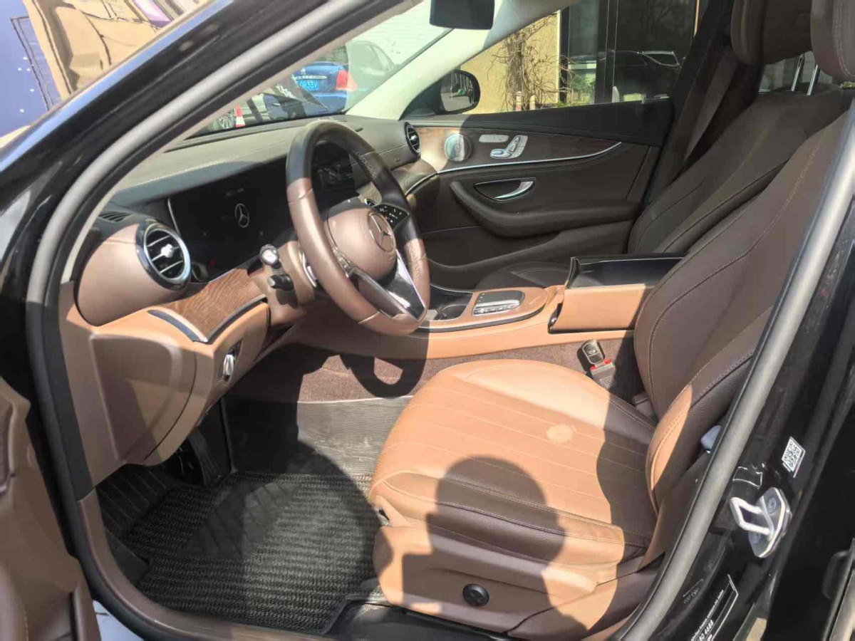 奔馳 奔馳E級  2023款 改款 E 300 L 豪華型圖片