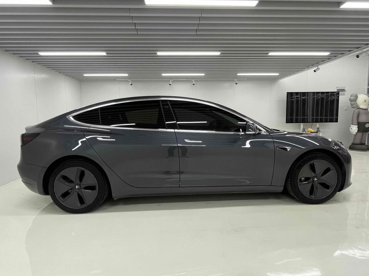 特斯拉 Model 3  2019款 標準續(xù)航后驅升級版圖片